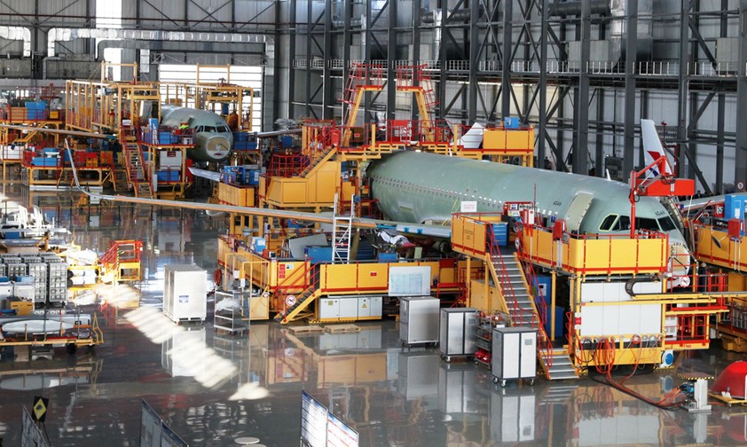 Endmontage von A320 in China: Airbus will den Ausstoß nicht mehr groß erhöhen.