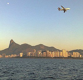 Flugzeug über Rio de Janeiro: Erhöhtes Risiko.