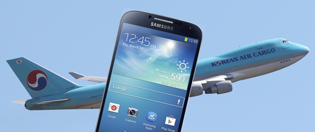 Samsung Galaxy S4 und B747 von Korean: Ein Jet transportiert eine Million Handys.