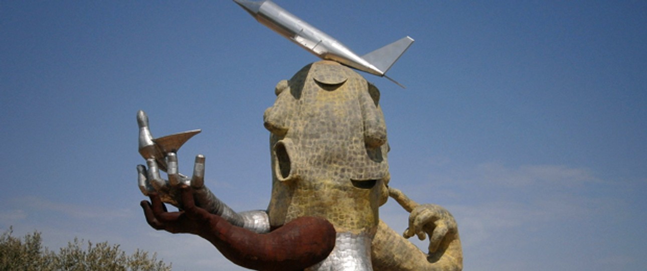Statue vor dem Flughafen: Angeblich zeigt sie Lokalpolitiker Fabre