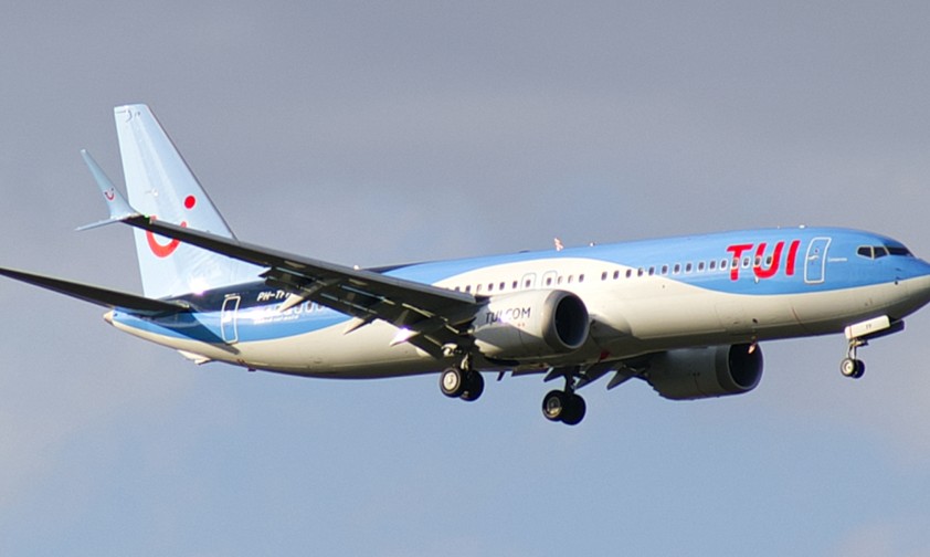 Die Boeing 737 Max 8 mit dem Kennzeichen PH-TFP beim Anflug RWY11 auf Wien ...