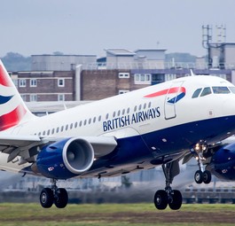 Der Airbus A318 von British Airways mit dem Kennzeichen G-EUNB. 2017 verkaufte die Fluglinie den Jet an ...