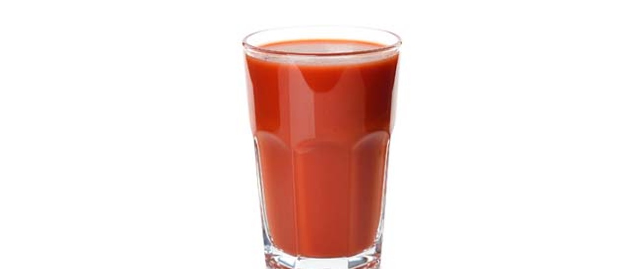 Tomatensaft: Über den Wolken muss die Geschmacksfreiheit wohl grenzenlos sein.