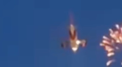 Feuerwerk und Flugzeug: Keine gute Kombination. 