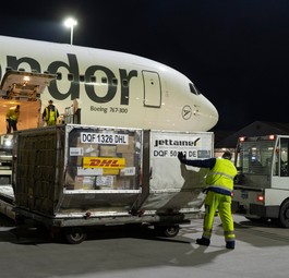 Umfunktionierung in der Covid-Pandemie: Condor flog mit vier Boeing 767 Fracht im Auftrag von DHL Express.