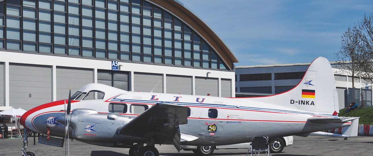 Die originale De Havilland Dove mit dem Kennzeichen D-INKA flog ab 1957 für LTU, wurde aber zwei Jahre später nach ihrer Veräußerung an die belgische Sotramat zerstört, als sie in Frankreich gegen einen Hochspannungsmast prallte.