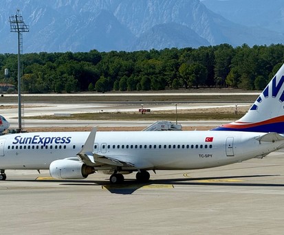Boeing 737-800 von Sun Express in Antalya: Turkish Airlines will alle Anteile übernehmen.