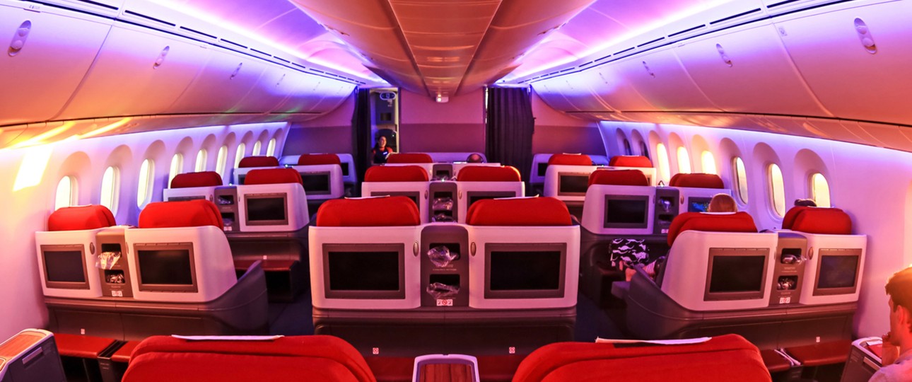Business Class: Führungskräfte von PWC dürfen nur noch in Ausnahmen in der Geschäftsreiseklasse fliegen.