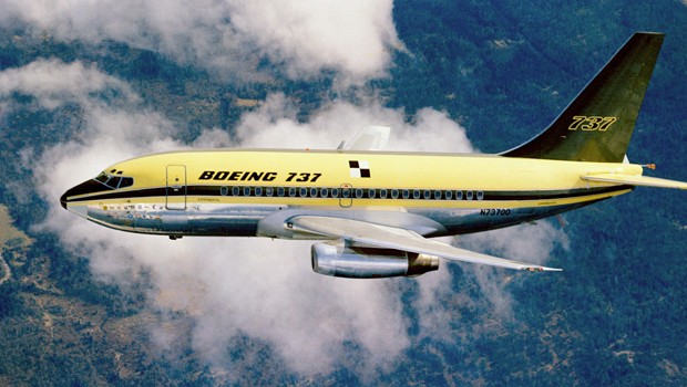 1964 begann Boeing mit ersten Studien für die 737. Ziel war es, ein Kurzstreckenflugzeug für 50 bis 100 Passagiere zu schaffen, um neben den 727 und 707 das Programm abrunden zu können.