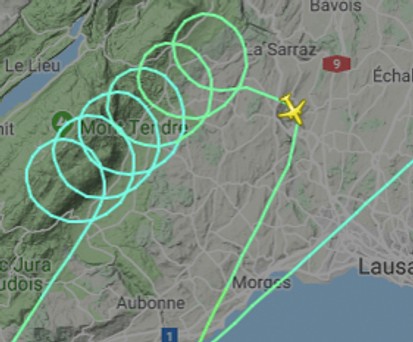 A220 von Swiss tanzt im Himmel Walzer