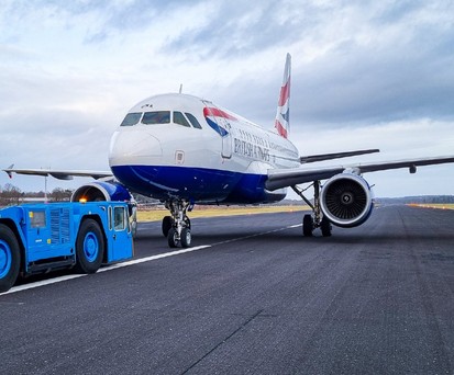 Der Airbus A318-100 mit dem Kennzeichen G-EUNA am Flughafen Twente: Der Flieger wird...