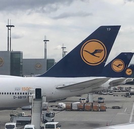 Lufthansa-Flieger in Frankfurt: Am Mittwoch steht fast alles still.