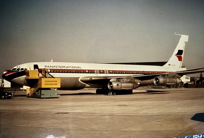 Die Münchner Paninternational war auch mit der Boeing 707 touristisch ab Düsseldorf aktiv.