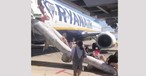 Ryanair-Jet nach Batteriefeuer evakuiert