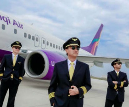 Piloten von Urumqi Air: Die Fluglinie lockt mit hohen Gehältern.