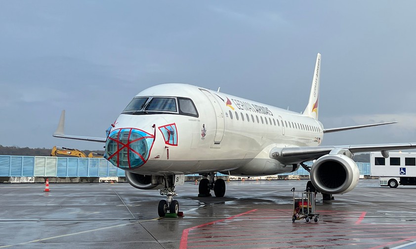 Die Embraer E190 von German Airways in Köln.