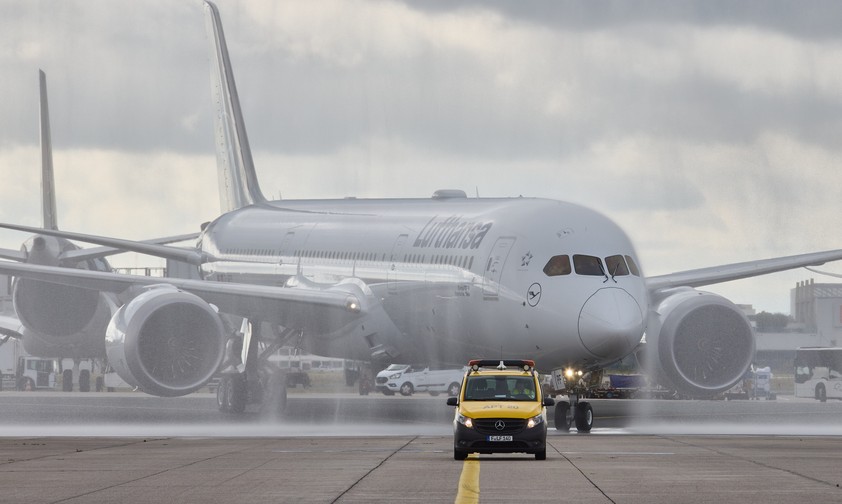 lufthans boeing 787 9 d abpf