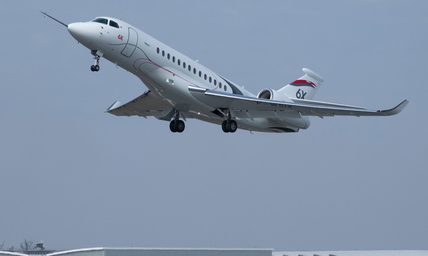 Die Falcon 6X beim Erstflug: Dassault hat den Termin eingehalten.