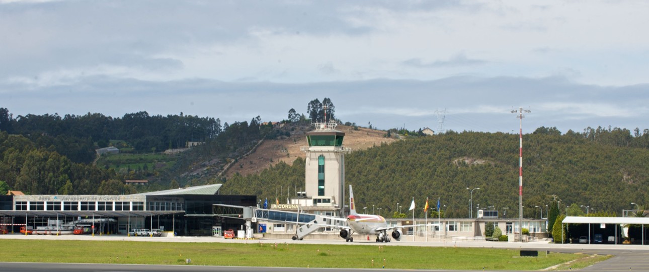 Flughafen A Coruna: Auch der Tower in der nordspansichen Stadt wird von einem privaten Anbieter besetzt.
