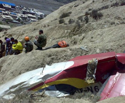 Wrack der Dornier Do228: Der Flieger krachte in eine Bergwand.