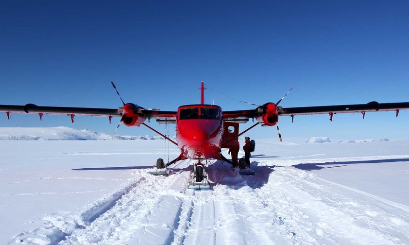 Eine Dash 6 der British Antarctic Survey: Die Flugzeuge werden von Kanada in die Arktis gebracht.