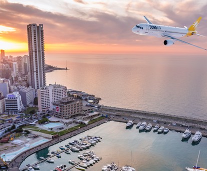Sundair-Jet über Beirut (Montage): Fliegt weiterhin in den Libanon.