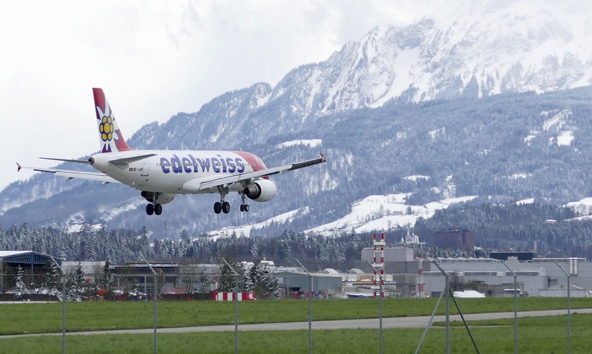 Airbus A320 von Edelweiss bei der Landung in Emmen: Spezieller Flug.