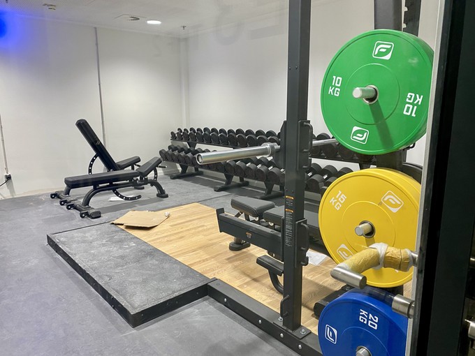 Die neue Feuerwache enthält auch Trainingsräume für die körperliche Fitness der Feuerwehrmänner und -frauen.