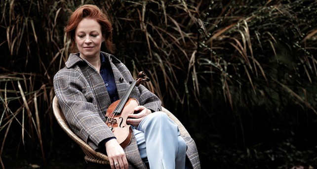 Carolin Widmann: Jetzt darf der Kasten der Geige auch mit. 