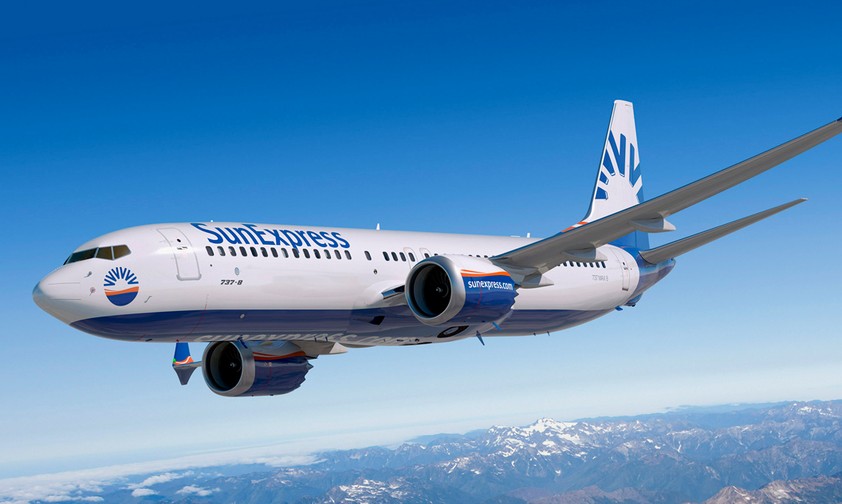 <a href="https://www.aerotelegraph.com/sun-express-bestellt-bis-zu-90-weitere-boeing-737-max">Sun Express hat weitere 45 Boeing 737 Max</a> fest bestellt. Auf die Max 8 entfallen 28 Orders, 17 auf die Max 10. Zusätzlich sicherte sich der Ferienflieger 45 Optionen.