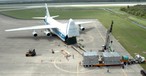 Die Antonov An-124 wurde von Chefdesigner Viktor Tolmachev entworfen.