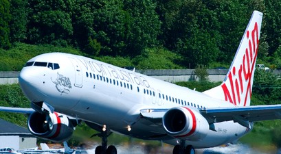 Virgin Australia (hier eine Boeing 737-800): Die Airline muss sich für den Toilettenvorfall rechtfertigen.