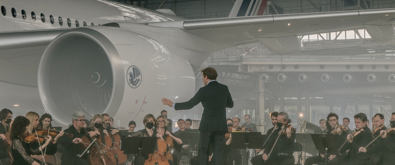 Daniel Harding: Er dirigierte auch schon im Hangar. 