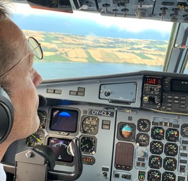 Kapitän Harald Wesch am Steuer der ATR 72 auf dem Weg nach Kopenhagen: Sein Flugzeug ...