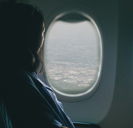 Passagierin: Wer früh storniert zahlt künftig vielleicht weniger.