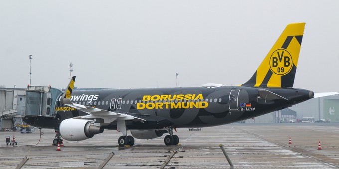 ... BVB-Flieger, fertig lackiert.