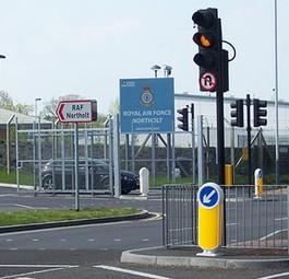 Starten und landen hier bald Passagierflugzeuge? Flybe will künftig die Airbase Northolt anfliegen.