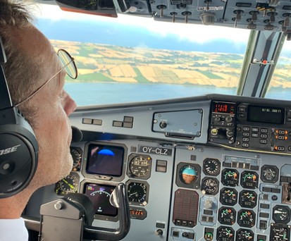 Kapitän Harald Wesch am Steuer der ATR 72 auf dem Weg nach Kopenhagen: Sein Flugzeug ...