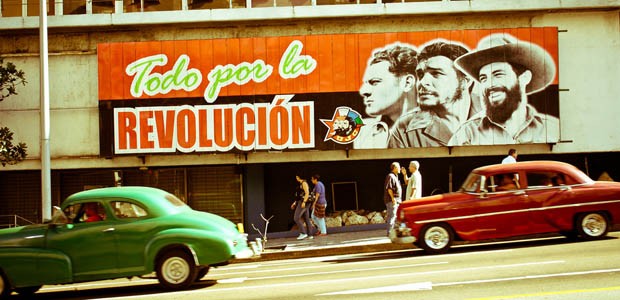«Alle für die Revolution» steht auf diesem Propagandaposter in Havanna: Bald könnte sich vieles verändern in Kuba.