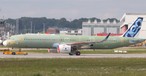 Der Airbus A321 XLR mit der Seriennummer MSN 11058 auf einem Foto von Mitte Mai: Auf dem Leitwerk ...