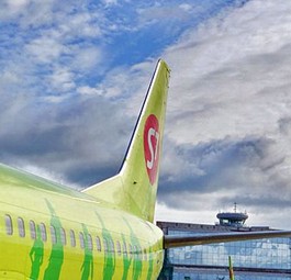 Flieger von S7 Airlines: Bald fliegt die Fluglinie auch mit Embraers.