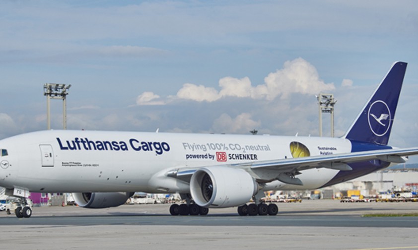 Lufthansa Cargo und DB Schenker bieten eine wöchentliche Frachtverbindung zwischen Frankfurt und Shanghai an.