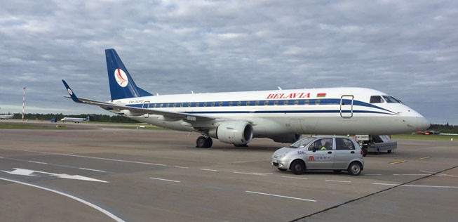 Auch die weißrussische Belavia kaufte bei Embraer. Sie orderte eine zusätzliche E175 und eine zusätzliche E195. (20. Juni 2017)