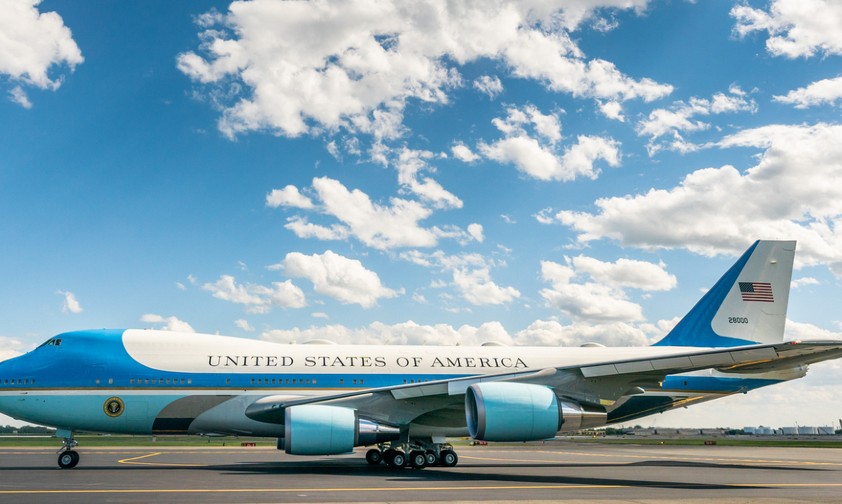 Einer der Regierungsflieger der USA in den traditionellen Farben: Ist der ...