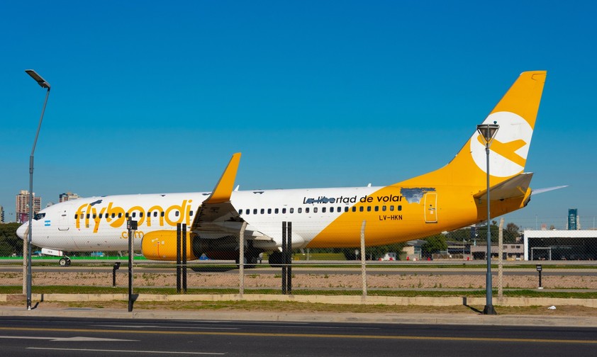 Boeing 737-800 von Flybondi: Die Billigairline hat seit elf Tagen keine Passagierflüge mehr durchgeführt.