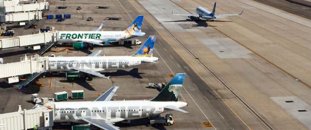 Flieger von Frontier: Die Airline will mehr Umsteigeverbindungen anbieten.