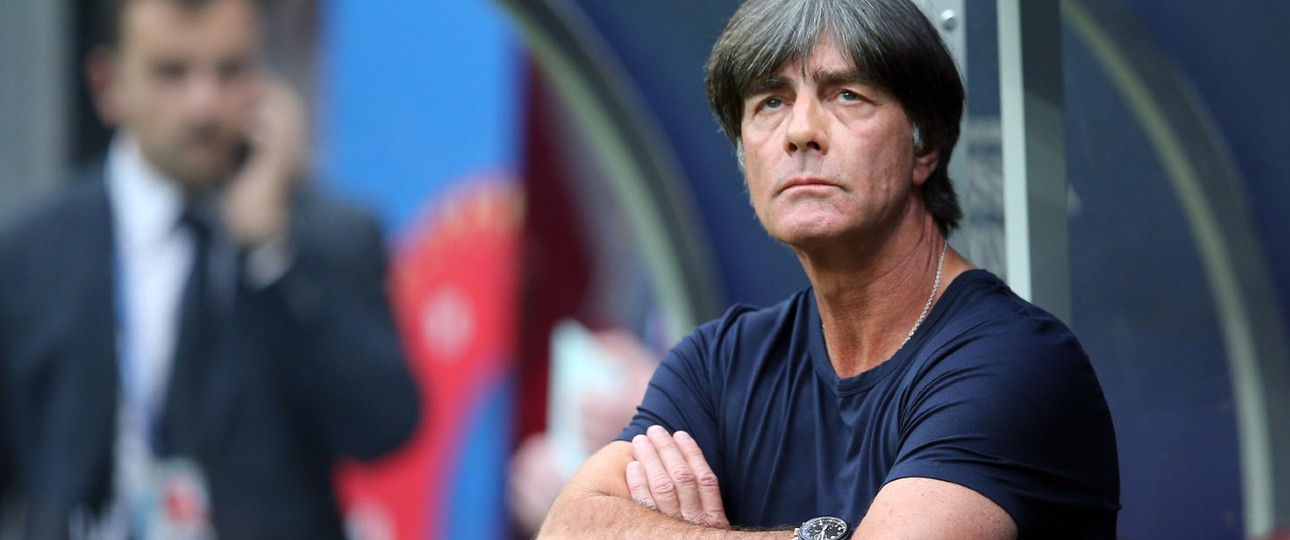 Der deutsche Bundestrainer Jogi Löw: Womit hebt er ab dem Achtelfinale der Europameisterschaft ab?