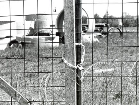 Am Anfang gab es auch Probleme. Vier Jahre lang ruhte die Baustelle in München wegen eines Baustopps, bis 1985 der Flughafen weitergebaut werden konnte.
