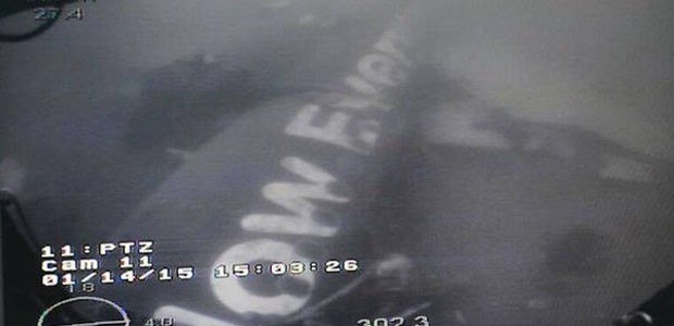 Der Rumpf des A320 von Air Asia: Er bleibt wohl für immer auf dem Boden der Javasee.