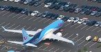 737 Max von Tuifly stehen auf Mitarbeiterparkplatz